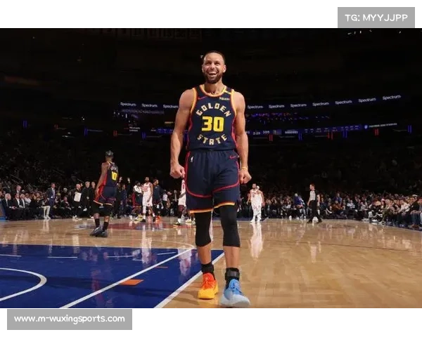 勇士大胜尼克斯，库里11助攻激活全员进攻节奏